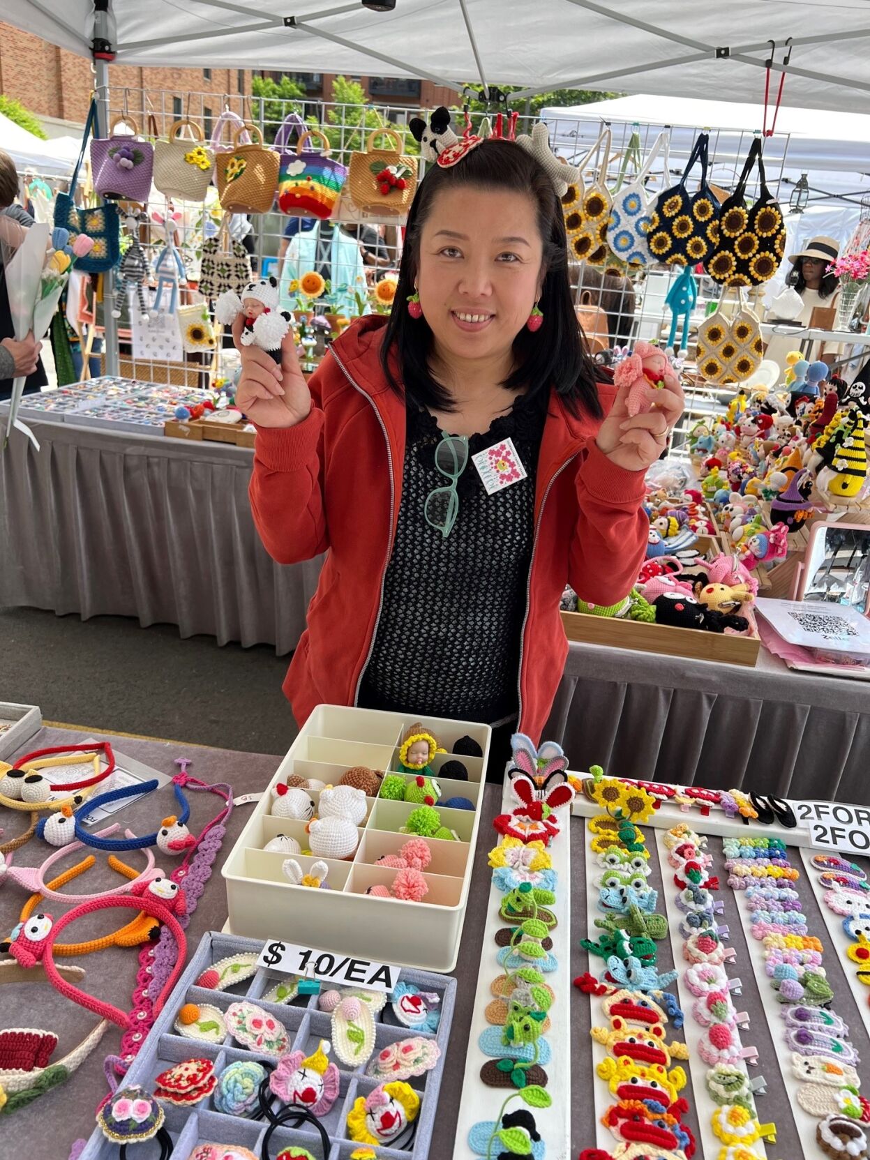 Joyee Grebenor crocheted works of art. (snackna.etsy.com)