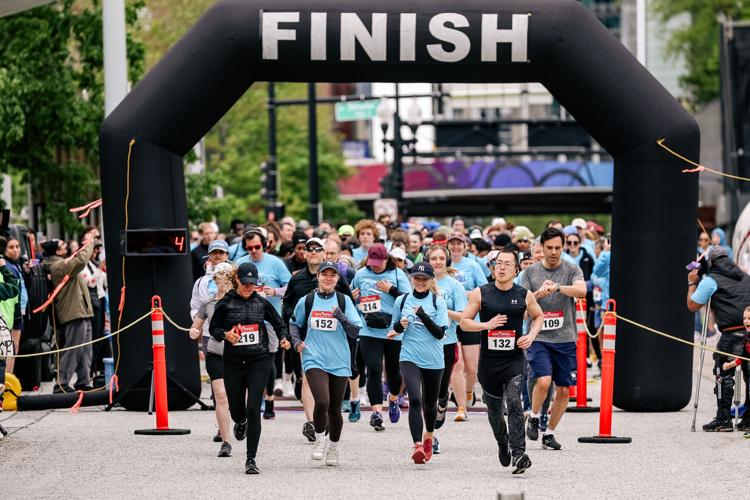 The Lakefront Loop 5K and Kids Dash offers a scenic run along the Pier, complete with skyline views and a festive post-race celebration.