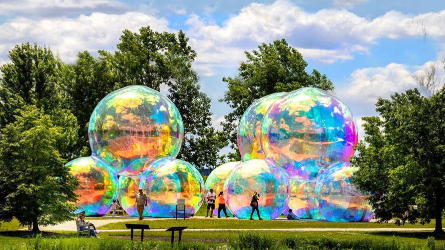 "Shimmering Summer"exhibition now at the Chicago Botanic Garden through Sept. 20. (Chicago Botanic Garden photo)