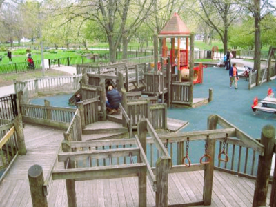 Oz Park's Dorothy's Playlot before renovation. (Photo courtesy of 43rd Ward)