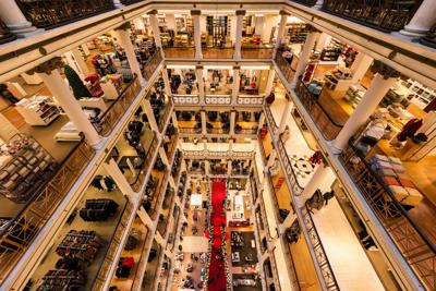 inflation causes 7 percent retail sales boost in Chicago photo