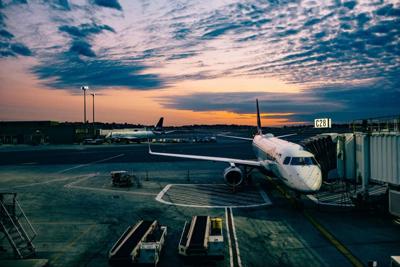 Newark air traffic controllers lose contact with planes amid system failure