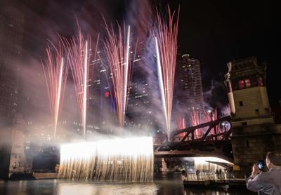 Chicago River’s New Year’s Eve fireworks span 6 bridges img