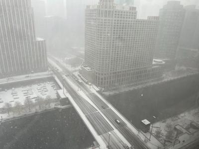 Chicago welcomes first snowfall ahead of nationwide snow