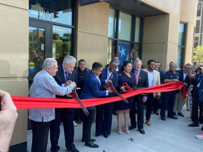 Senator Dick Durbin and city leaders unveil new state-of-the-art housing development