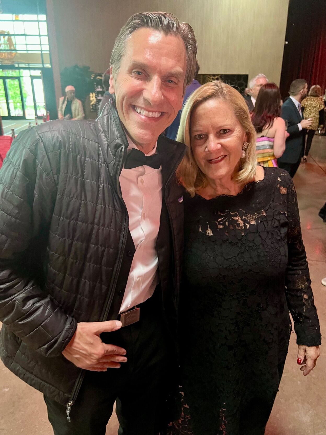 Auctioneer Greg "G-Man" Dellinger and former auctioneer Leslie Hindman. (Photo Candace Jordan)