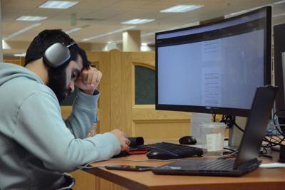 Students Studying Feature, Multi Device