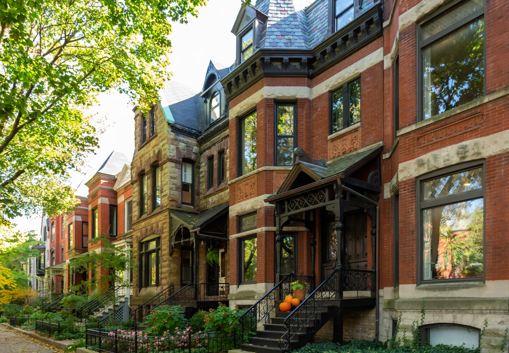 19th century Lincoln Park combined row houses sold for 5.5