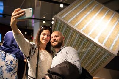 Million dollar cube at the Money Museum. (Photo courtesy of the Federal Reserve Bank of Chicago)