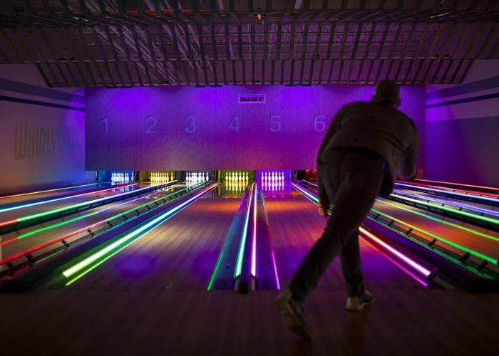 Whirlyball Chicago celebrates 30 year anniversary with ‘Totally 90s’ themed bash