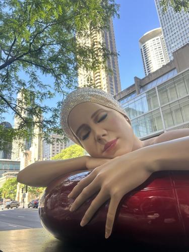 Monuments of Stillness sculpture by Carole A. Feuerman. (Carol Fox & Associates photo)