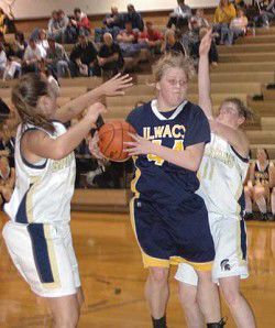 Sterling Forks three-pronged attack downs Ilwaco in district lid-lifter