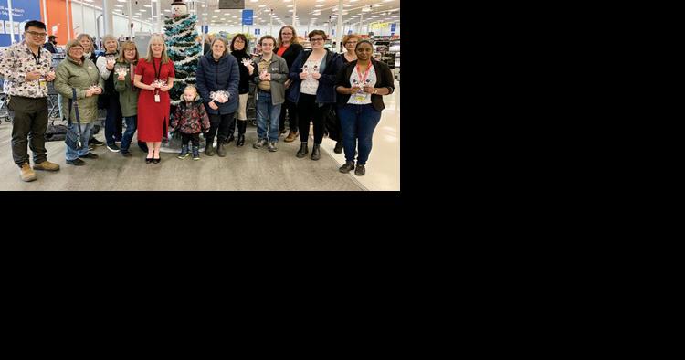 Snowman tags guide public to buy age-appropriate gifts - Vimarsana News