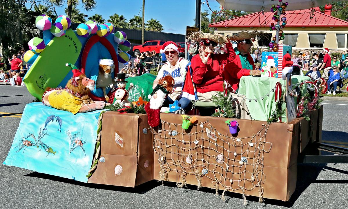 Inverness Christmas Parade soaks up sun, holiday cheer Local News