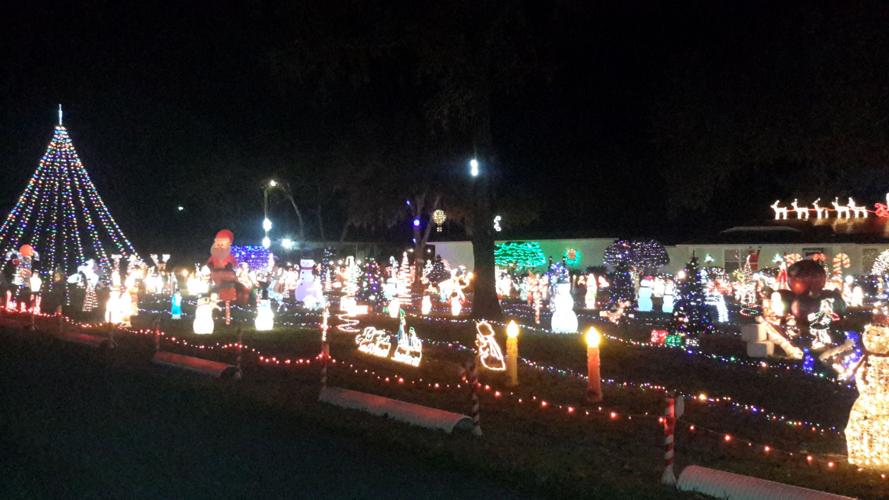 Christmas Light Displays In Ocala Fl 2022 Light Up Lecanto: 2Nd Annual Christmas Lights And Decoration Display | |  Chronicleonline.com