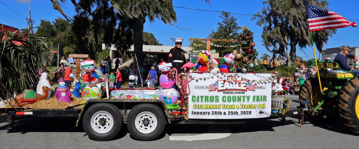 Inverness Christmas Parade soaks up sun, holiday cheer Local News