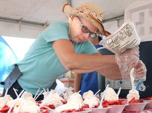 trawberry Festival draws crowds, sweet treats, entertainment