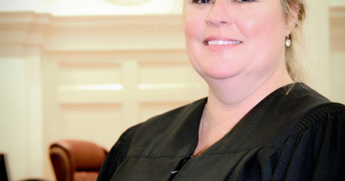 Circuit court judge glows from the bench | Local News | chronicleonline.com