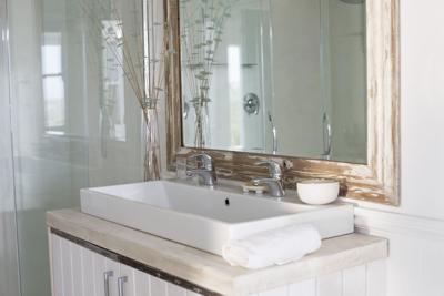 How to clean a bathroom before moving in