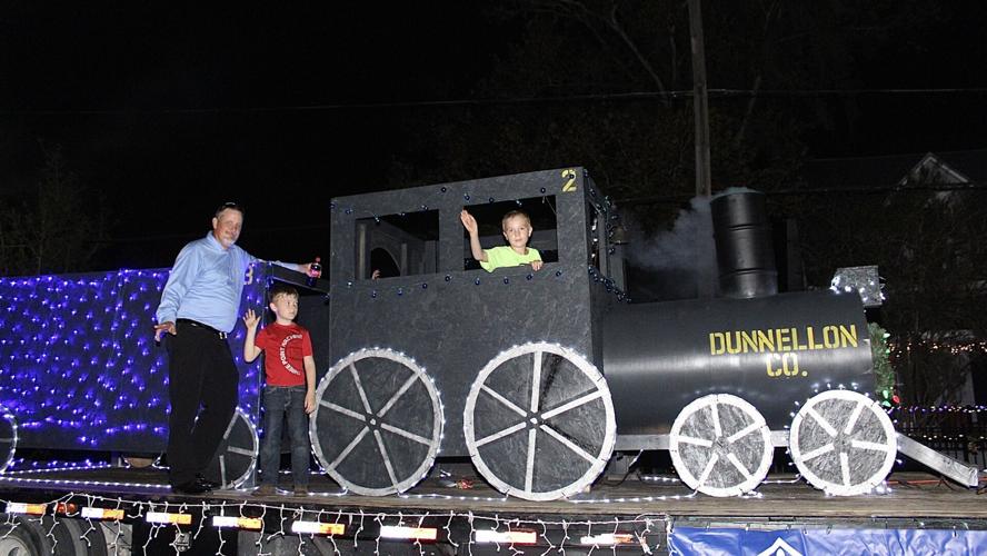 Christmas parade booms through Dunnellon Local News
