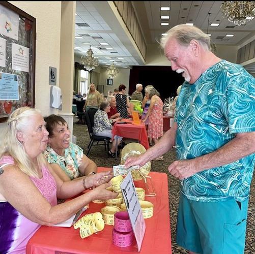 Ambassador Committee holds fundraiser dance to keep live music in Oak