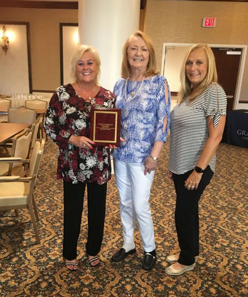 Citrus Hills Women present appreciation plaque