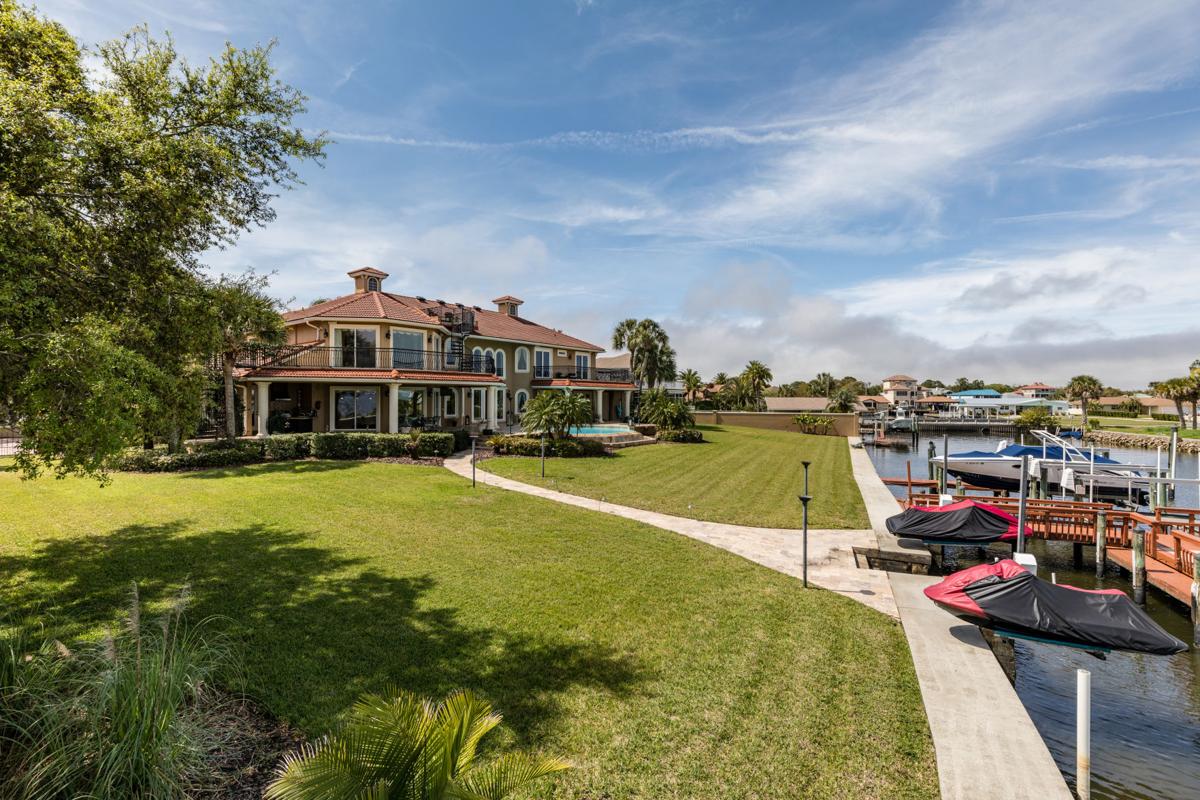 Crystal River Waterfront Mansion Sells For Record 2 29 Million Local News Chronicleonline Com