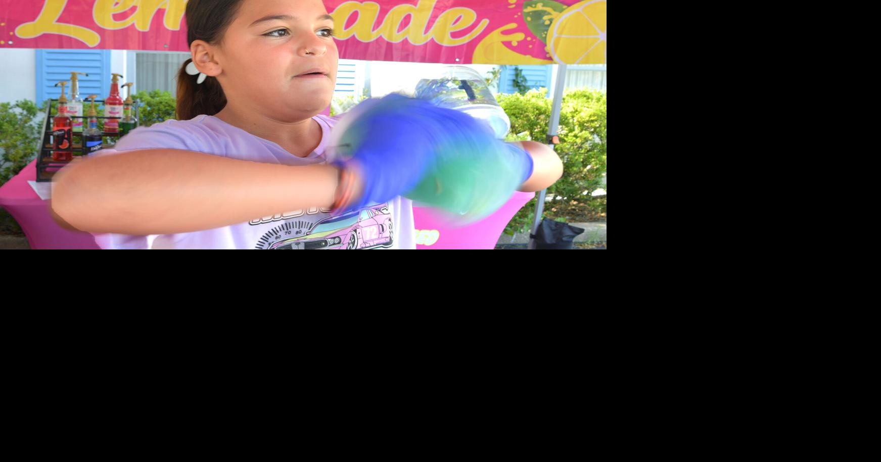 Lemonade stand of love: Teen entrepreneur helps twin brother