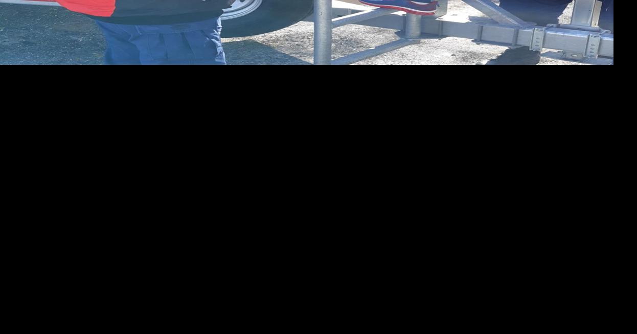 Coast Guard Station Yankeetown, and USCG Auxiliary teaches kids Local