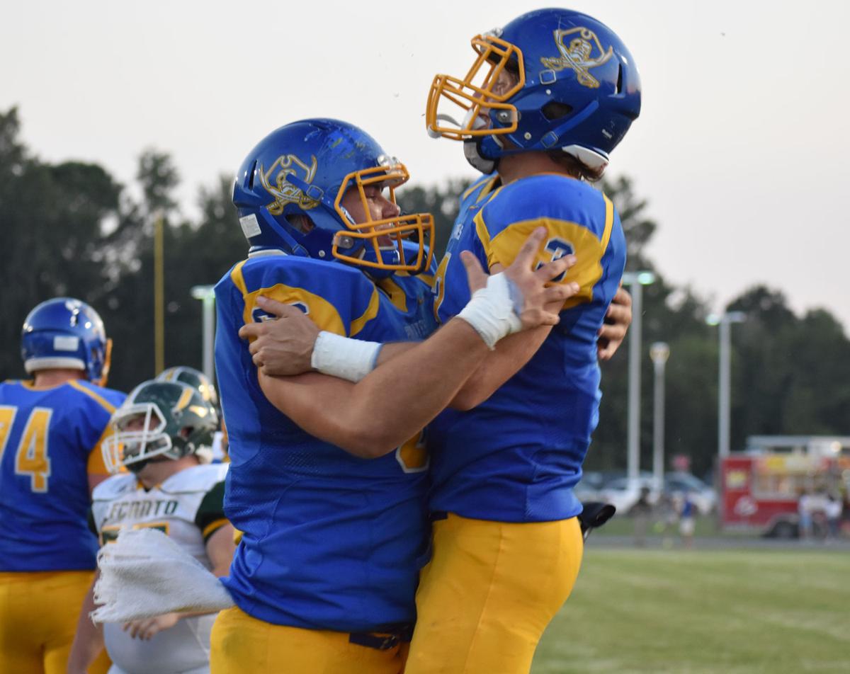 Crystal River runs past Lecanto on Senior Night, 440 Sports