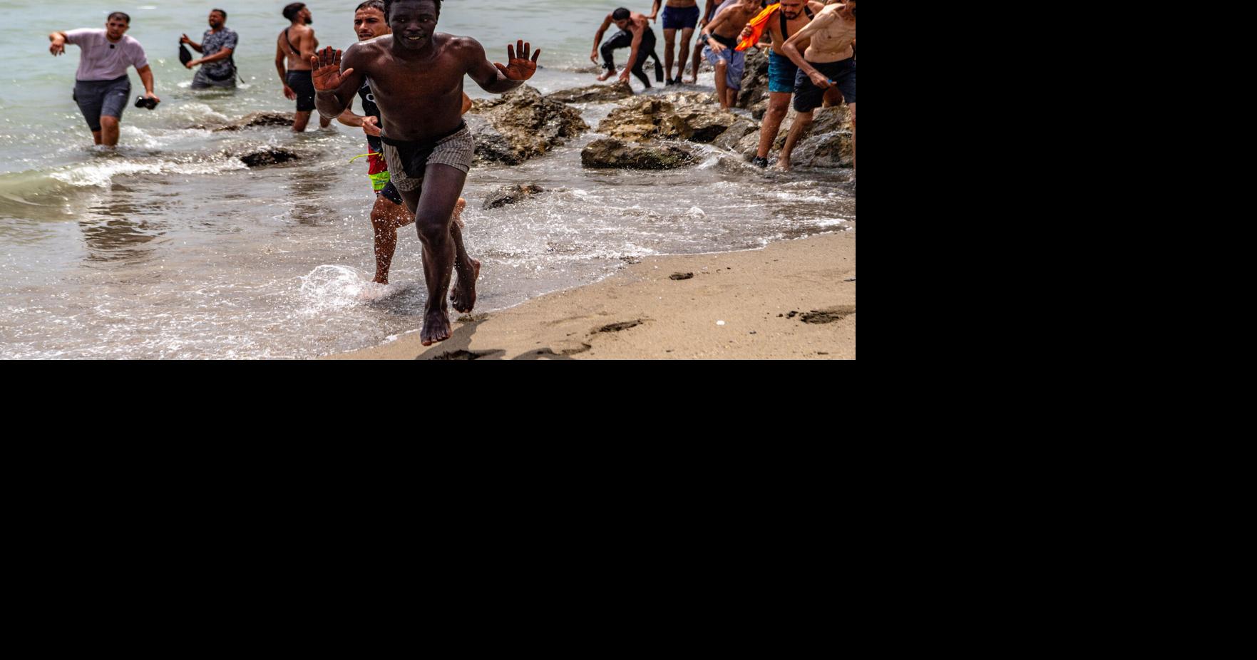 Migrants cross into Spain’s Ceuta territory from Morocco, in photos | Nation / World AP news of the day
