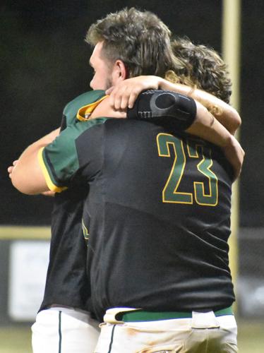 Sams, Panthers secure 'The Bat' | Sports | Citrus County Chronicle |  chronicleonline.com