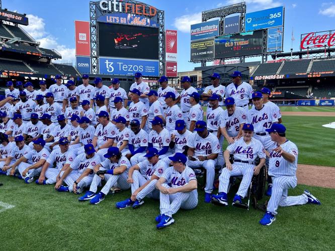 A Day After Fingergate, A Different Mr. Met Hits Citi Field - CBS New York