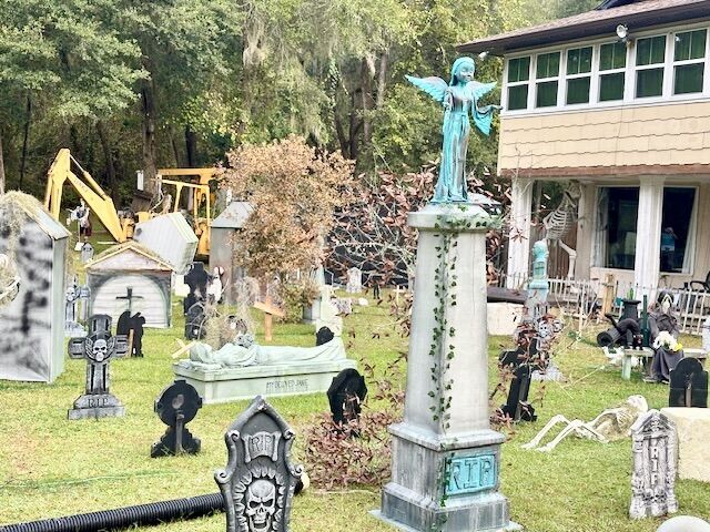 Pyrex 4 Cup HALLOWEEN Storage SPOOKY FUN /Haunted Mansion Cemetery FRI –  Tarlton Place