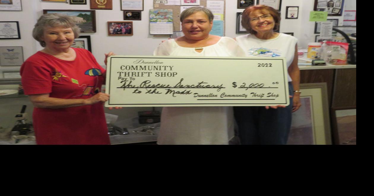 Dunnellon Community Thrift Shop donates to Rescue Sanctuary to the Maxx