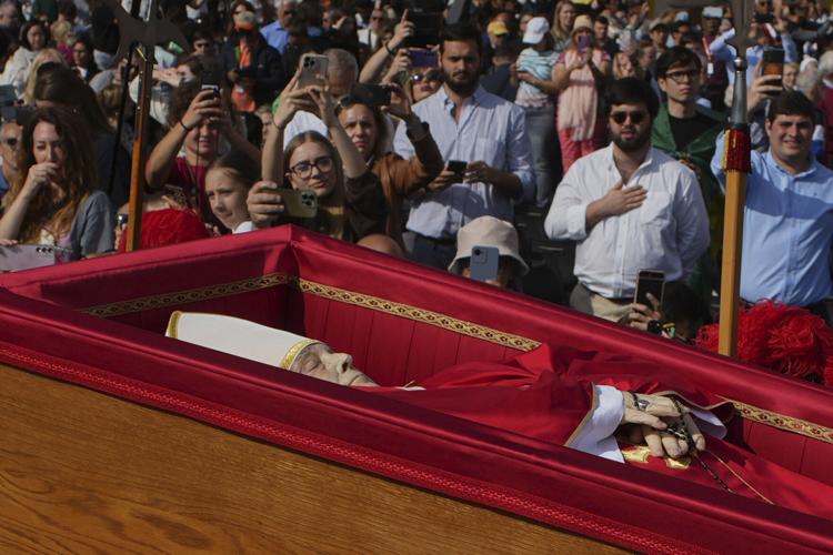 AP PHOTOS Body of Pope Francis arrives at St. Peter’s Basilica