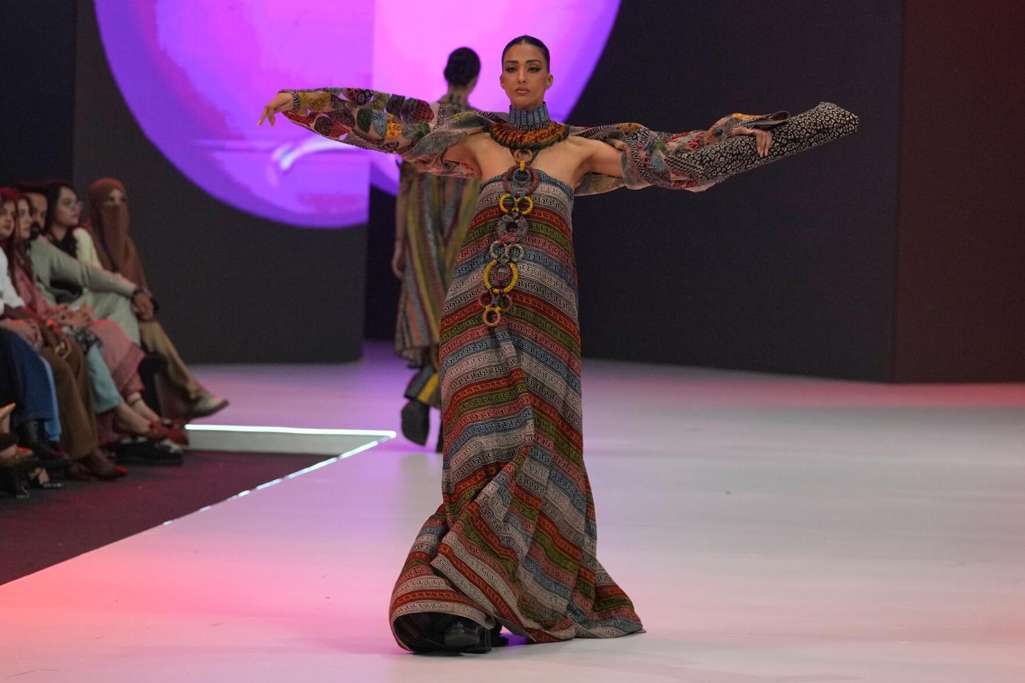 Pakistan Fashion Yahsir Waheed | Nation / World AP news of the day ...