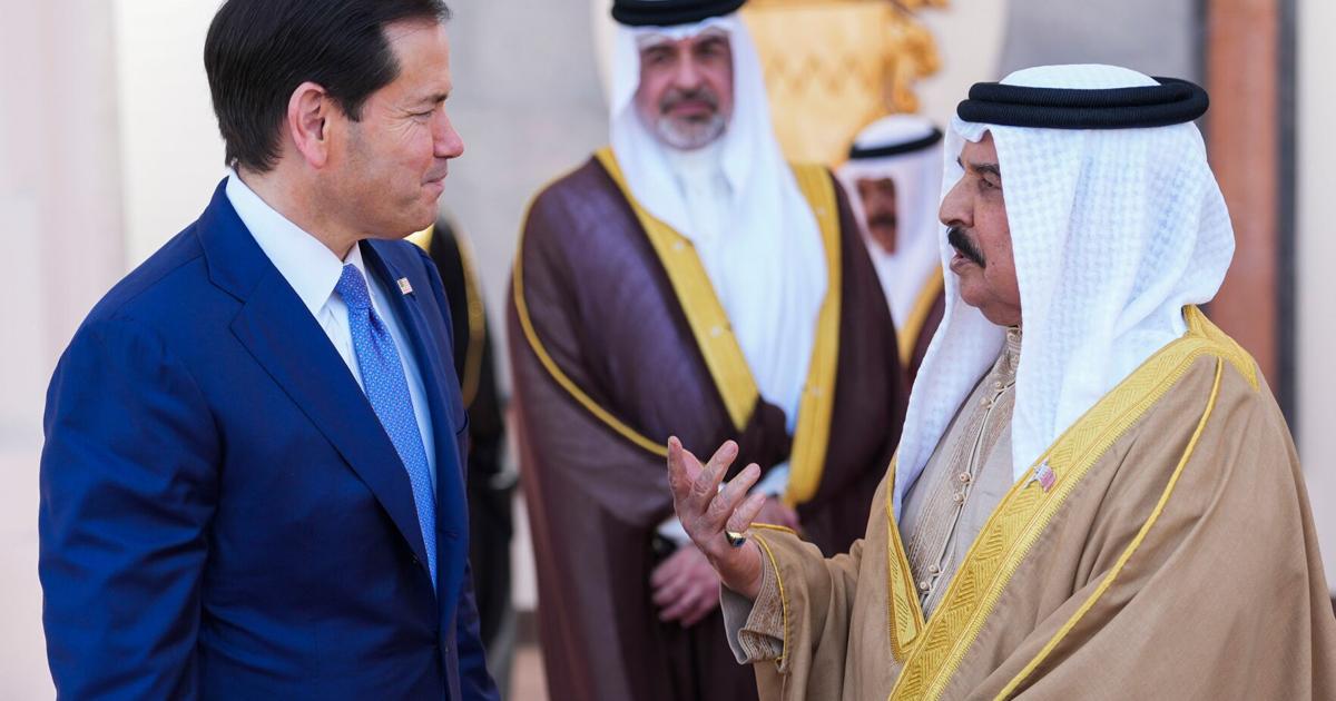 Iran attacks Bahrain and Kuwait following US strikes and threatens to halt talks