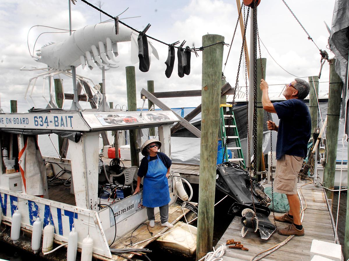 Poker run 2019 boat sinks pedestal Poker run 2019 boat sinks pedestal