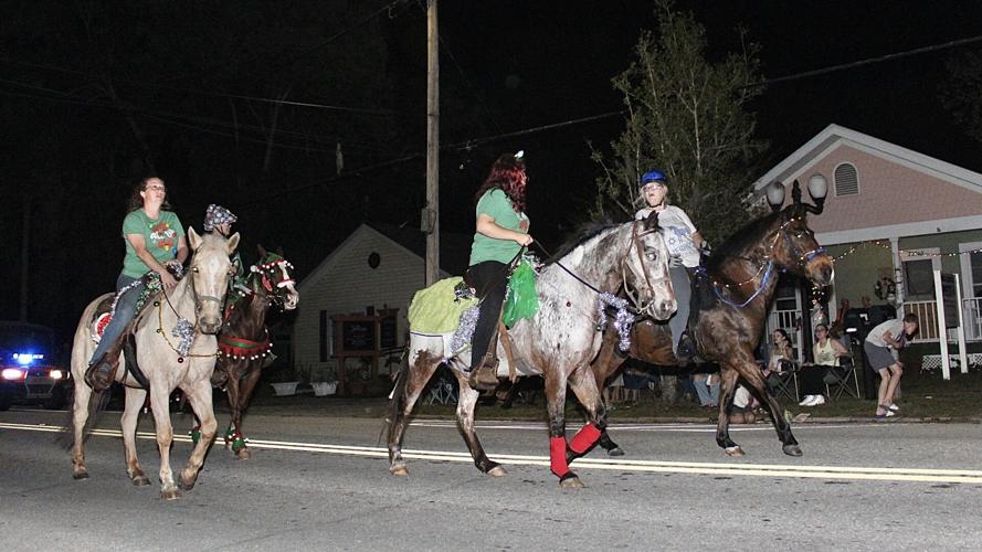 Christmas parade booms through Dunnellon Local News