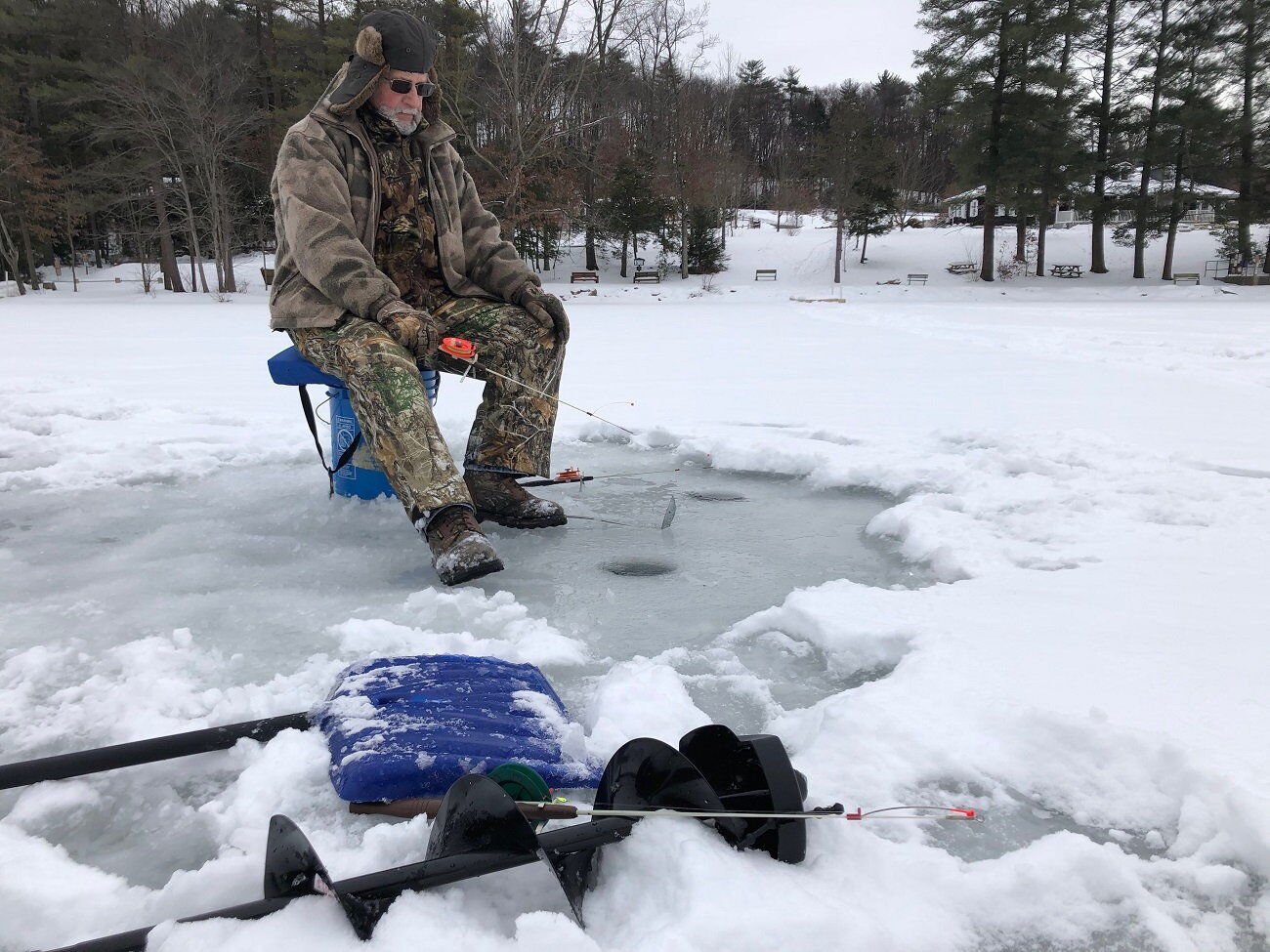 Ice fishing gear for far and near, Wildlife