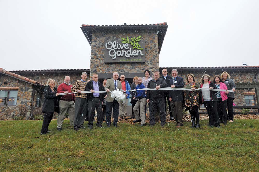 Olive Garden Cuts Ribbon On College Square Facility Local News