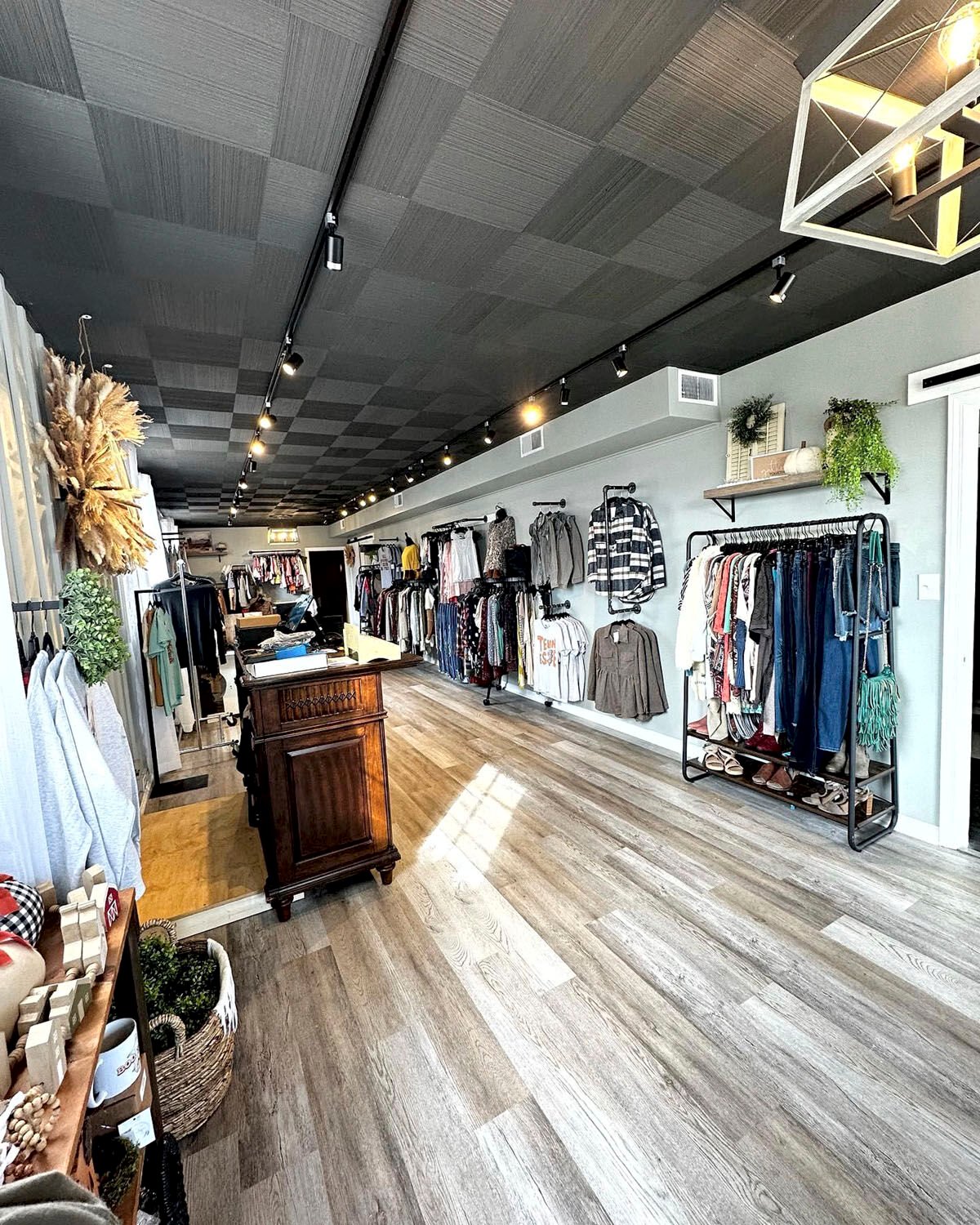 Hometown Boutique D cor opens in new location Business