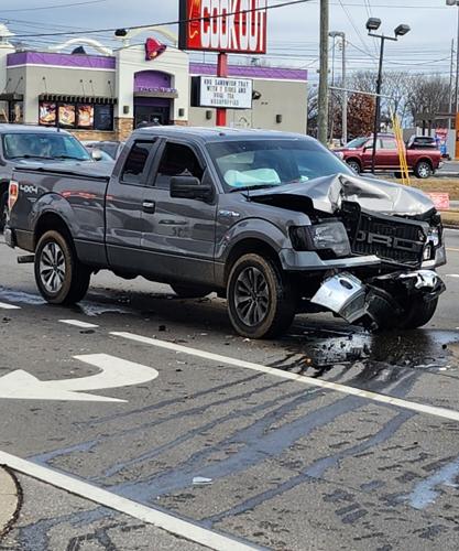 Multi-car wreck on West AJ results in minor injuries