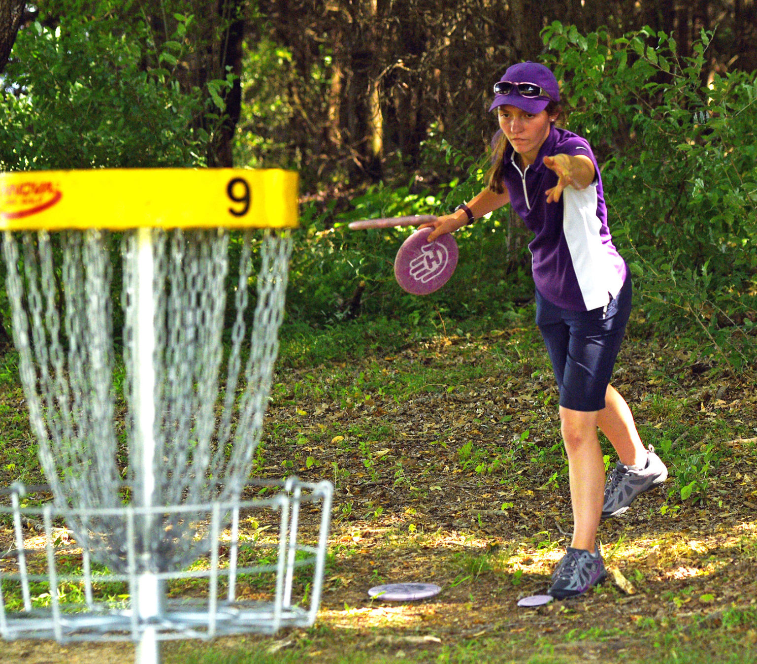 Dickerson opens commanding lead going to final day of state disc