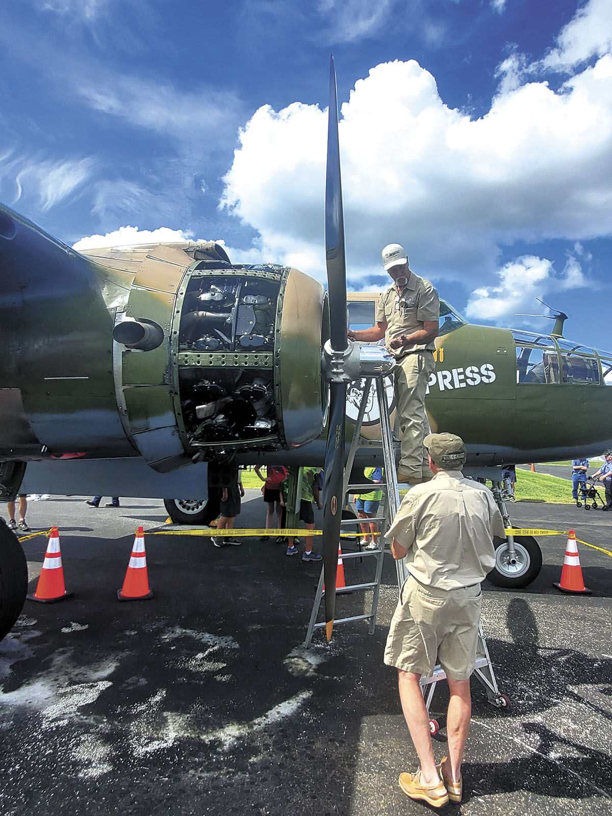 Dale, 95-year-old Veteran, Visits B-25; Event Continues Today At ...