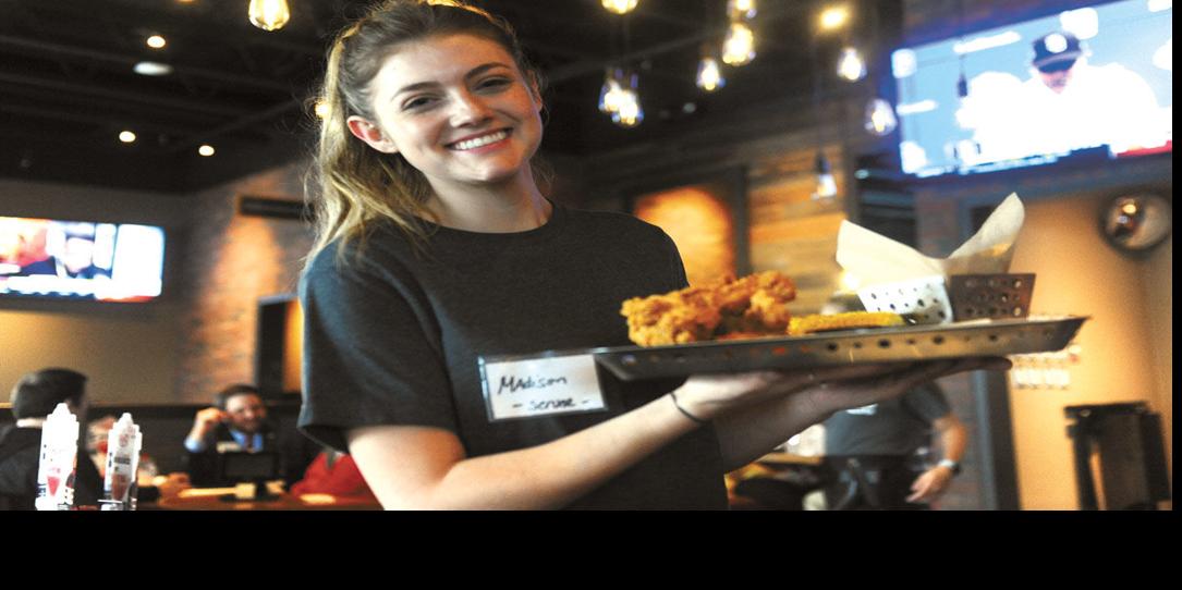 Chili S Holds Grand Opening Local News Citizentribune Com