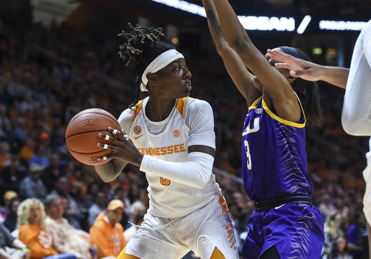 Davis Scores 30 Points No 23 Tennessee Women Win 63 58 Local