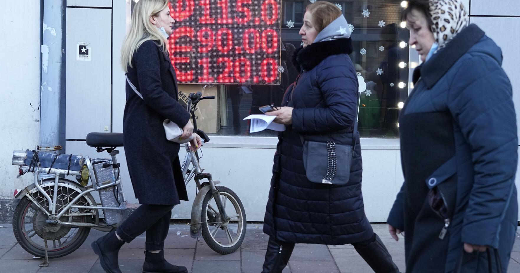 Sanctions hit Russian economy, although Putin says otherwise - Vimarsana News
