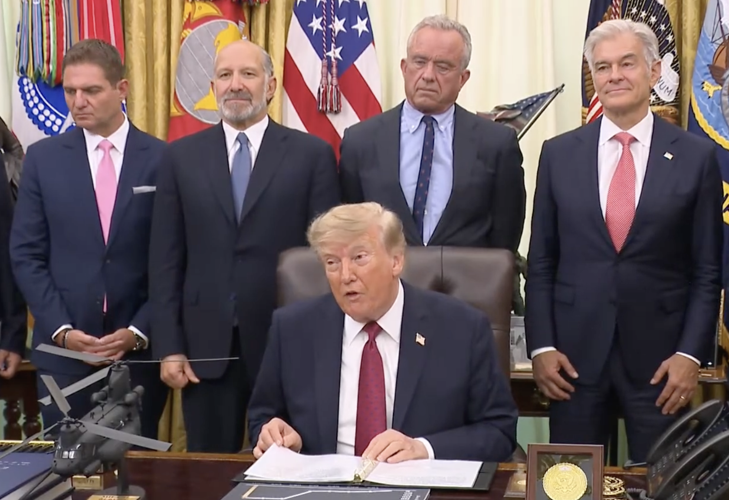 Donald Trump, flanked by Health and Human Services Secretary Robert F. Kennedy Jr.